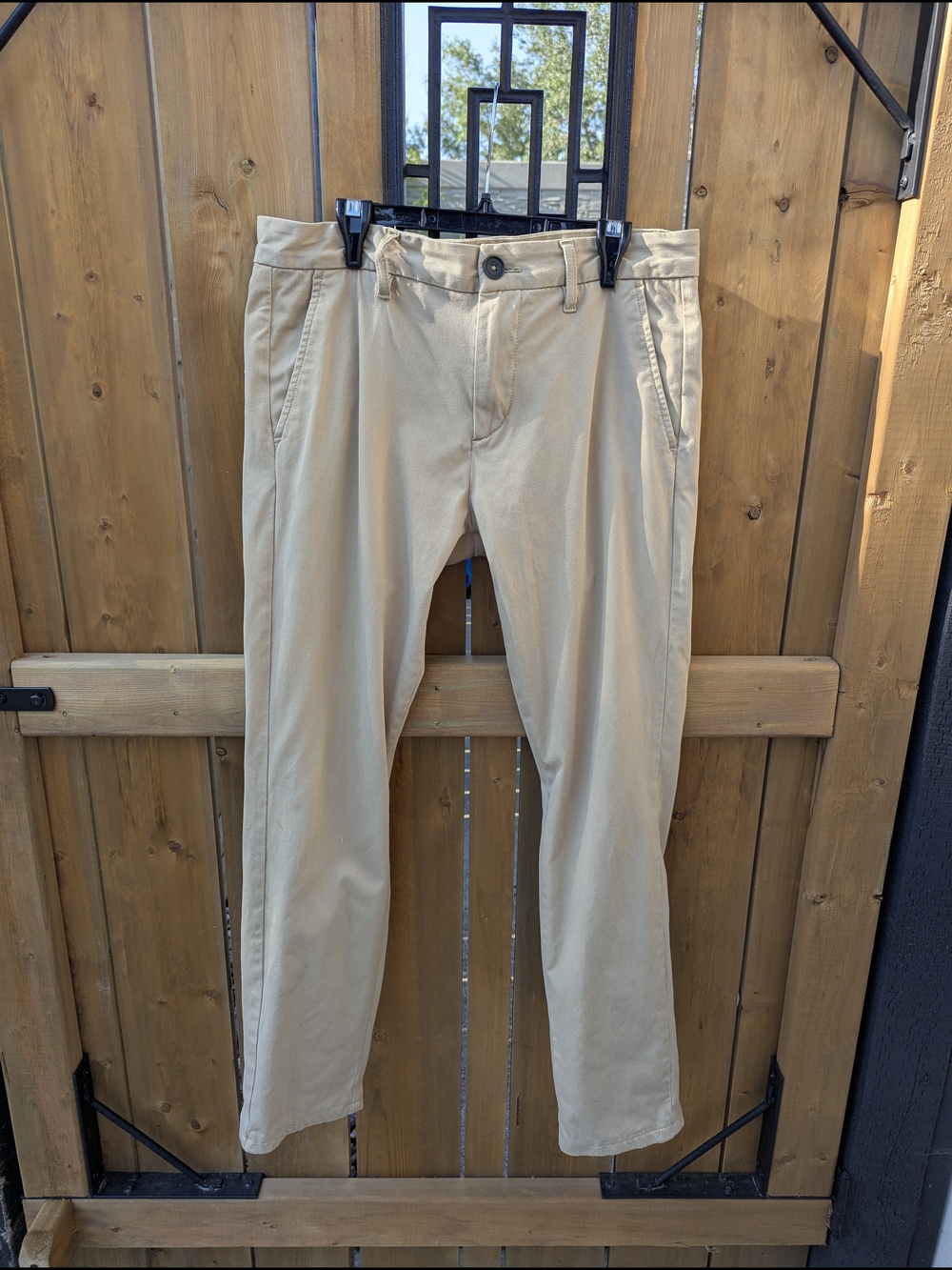 GUESS Myron Slim Fit Chinos 33 Tan Khakis Old Money Quiet Luxury Modern Prep - Picture 5 of 10